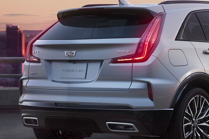 Inconfundibles faros LED traseros de tu Cadillac XT4 2025